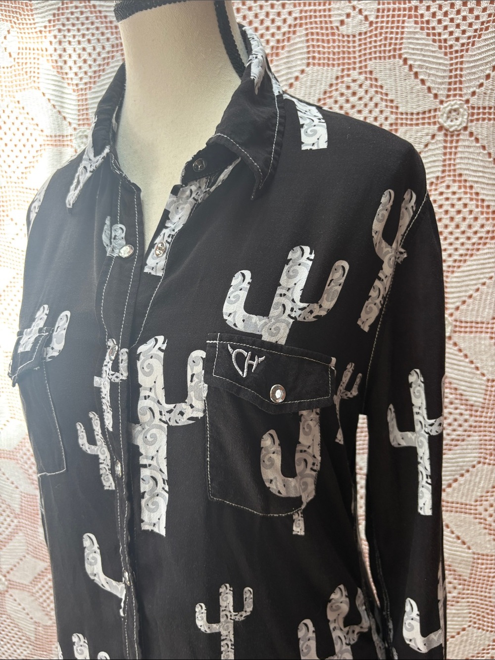 Cowgirl Hardware | Cactus Print Western Snap Front Top - Picture 2 of 9